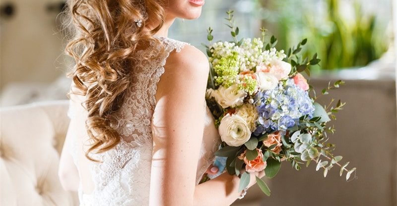 The Symbolism Behind Utterly totally different Flowers in Bridal Bouquets